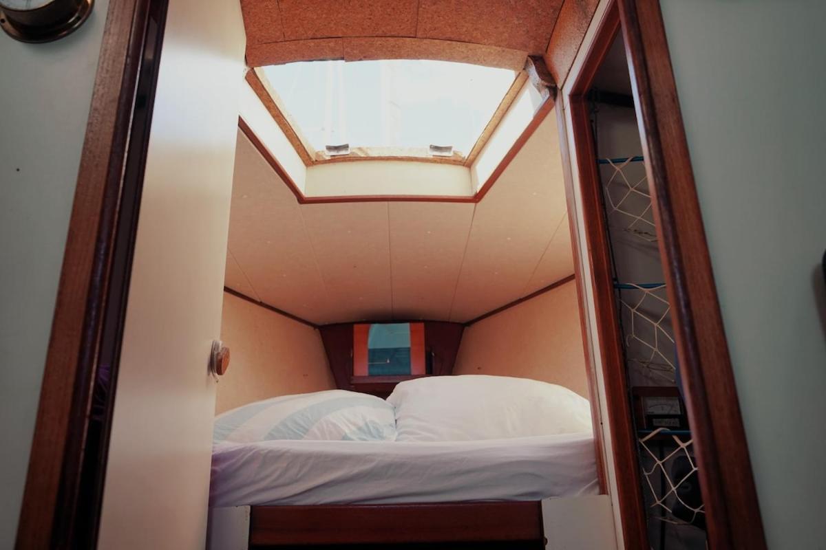 Cozy Lisbon Marina Sleepaboard - Sail Away Hotel Exterior foto