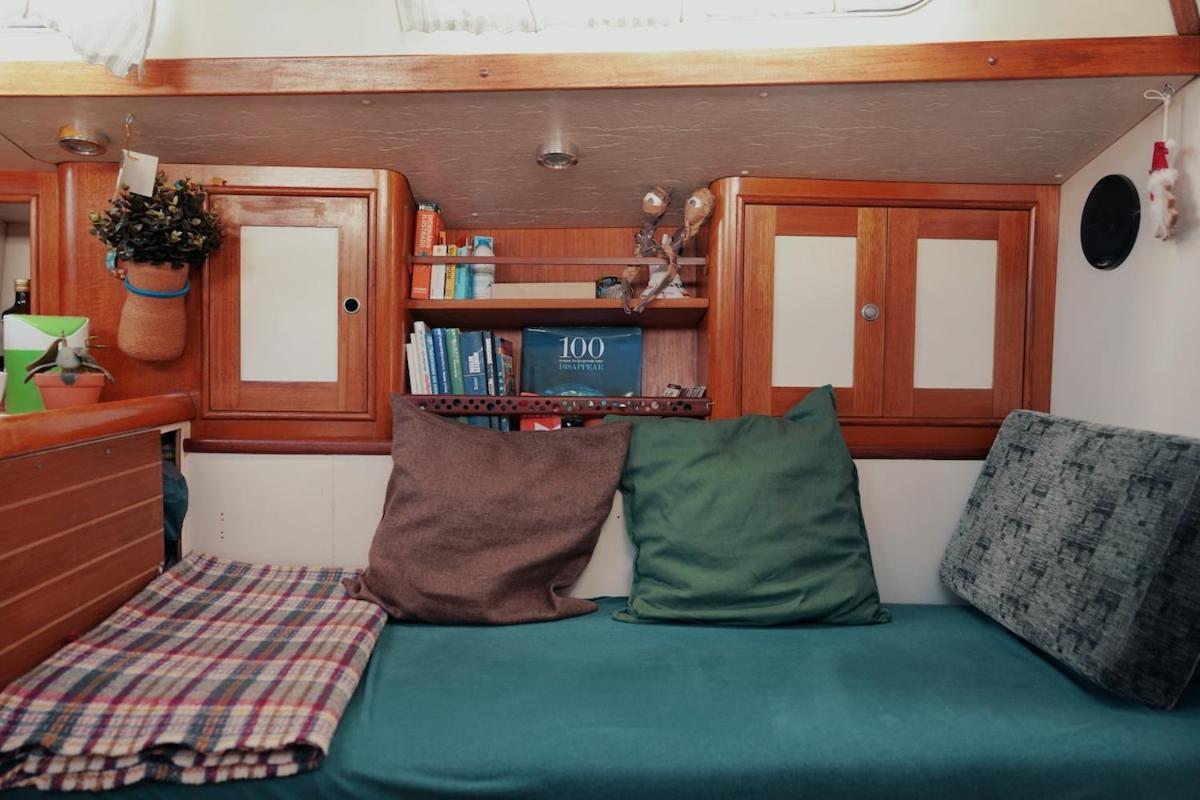 Cozy Lisbon Marina Sleepaboard - Sail Away Hotel Exterior foto